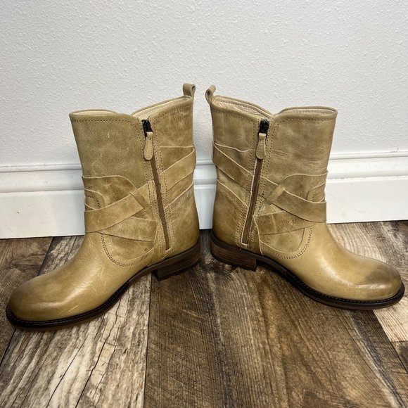 Guess Leather Tan Wrap Buckle Ankle Distressed Boots Booties Low Heel Size 7 - Picture 3 of 8